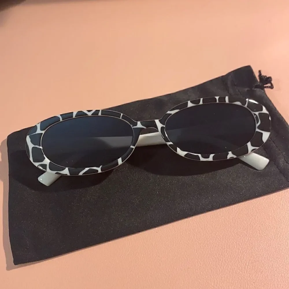 Oval Small Vintage animal print Tinted Lens